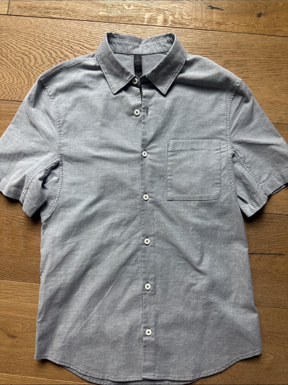 Lululemon Men's Short-Sleeve Button-Up Shirt - Grey XS